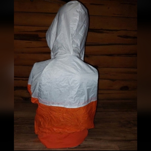 Nike Rain Jacket - Picture 2 of 8